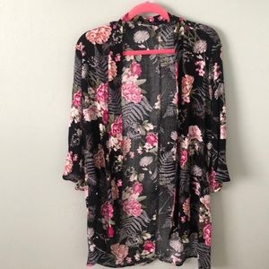 Stitch Fix Pink Clover Floral Black Kimono